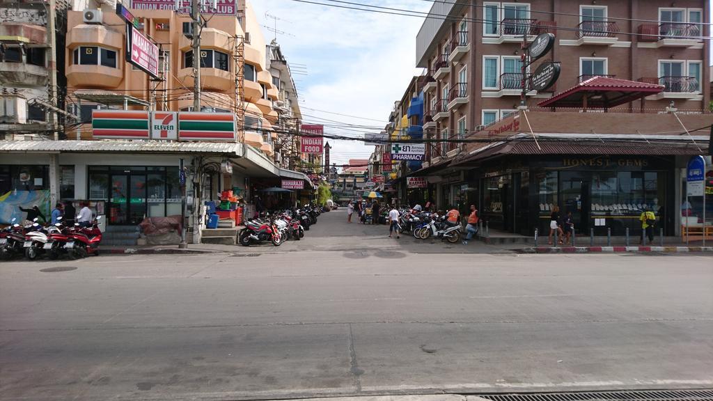 Le Cafe Royale Hotel Pattaya Exterior photo